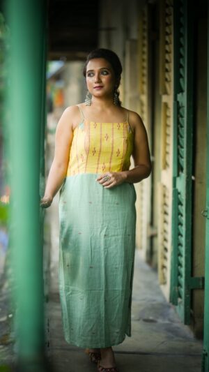 Jamdani noodle strap backless dress