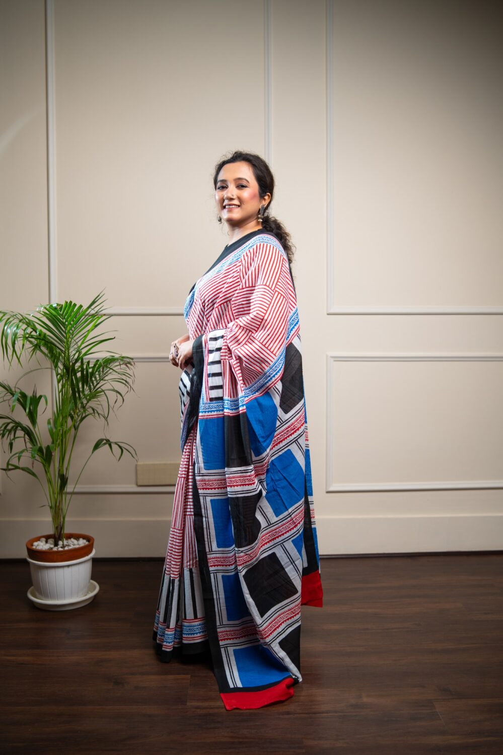 Geometric Illusion Pure cotton Chhapa Saree